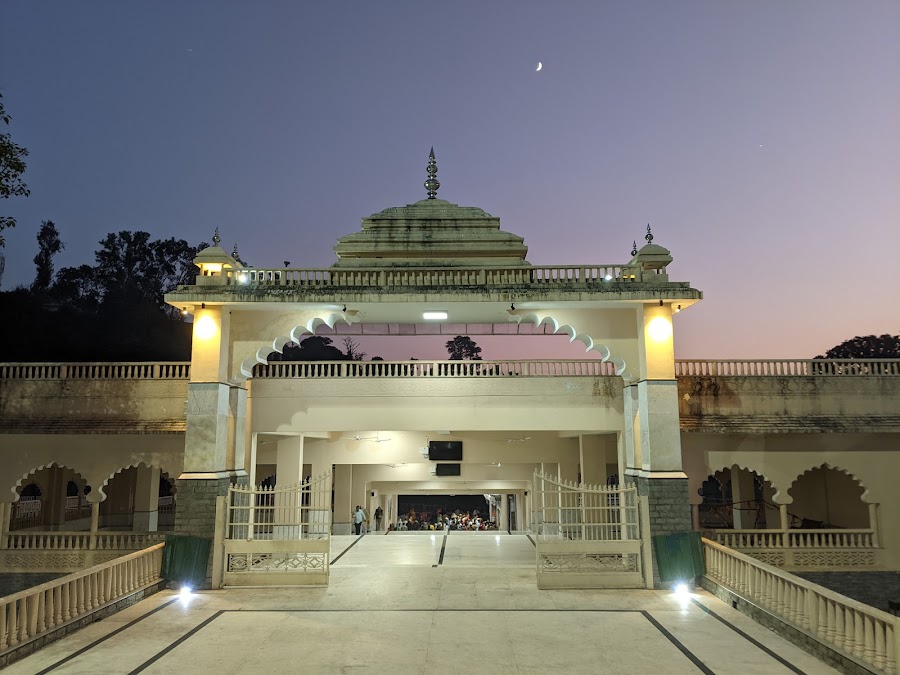Shakti Peeth Shri Chamunda Devi Temple - Photo 2