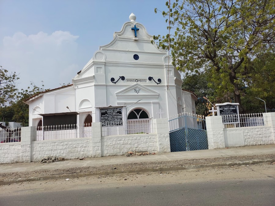 Holy Trinity Church - Photo 2