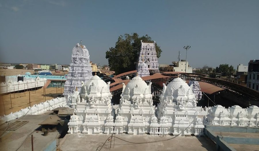 Vemulawada Sri Raja Rajeshwara Swamy Temple - Photo 10