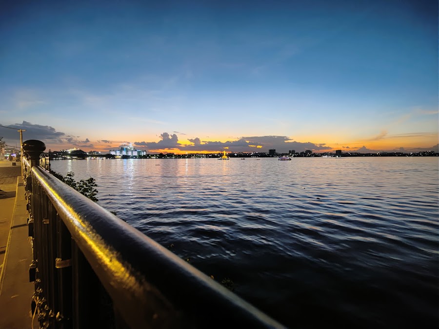 Hussain Sagar Lake - Photo 3