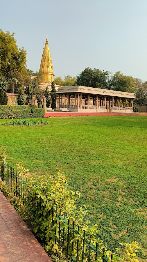SinhPuri Shri Digamber Jain Temple (Shreyanshnath Birthplace) - Photo 2