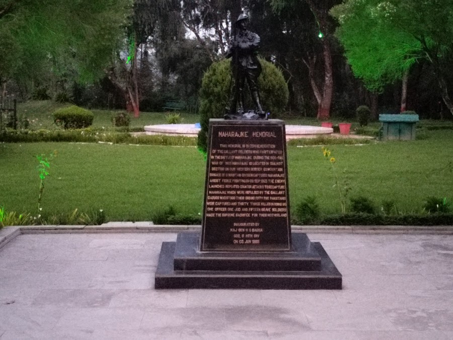 Maharajke Temple - Photo 6