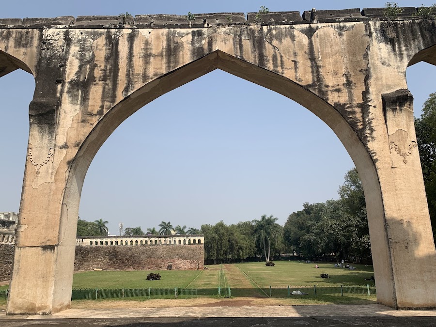Gagana Mahal Palace - Photo 2