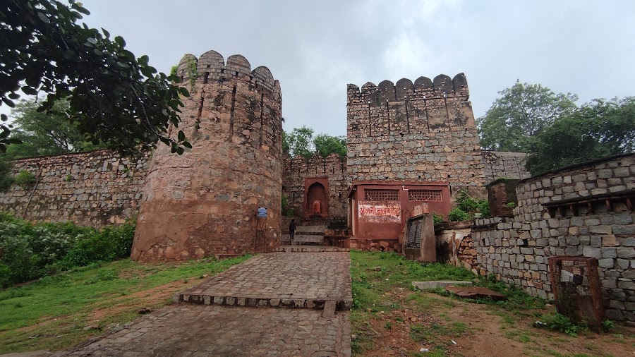 Barua Sagar Fort - Photo 4