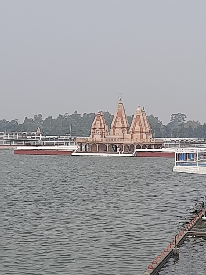 Shrikrishna Arjun Rath Mandir - Photo 3