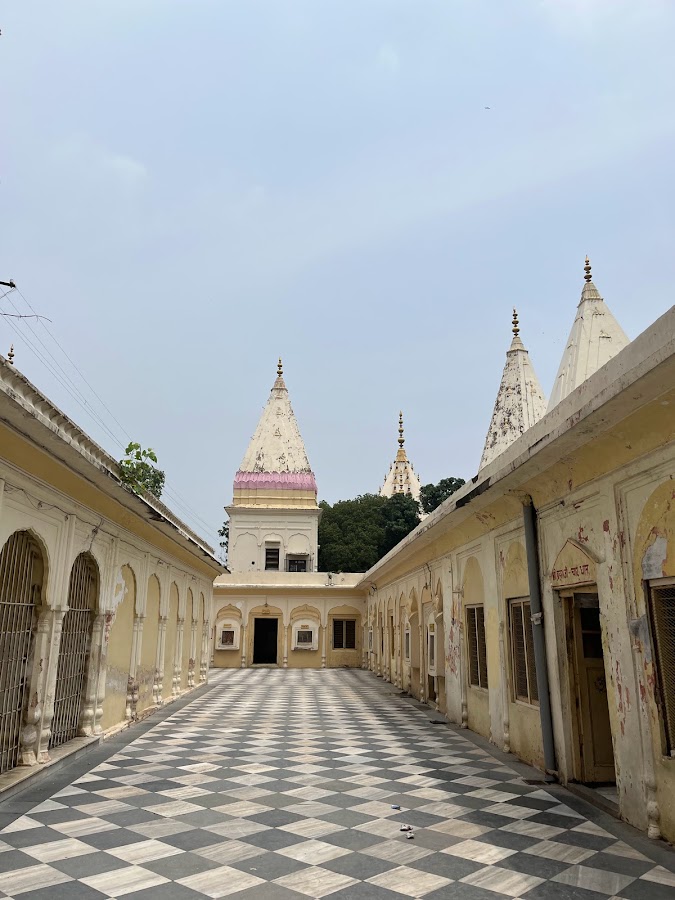 Raghunath Temple - Photo 4