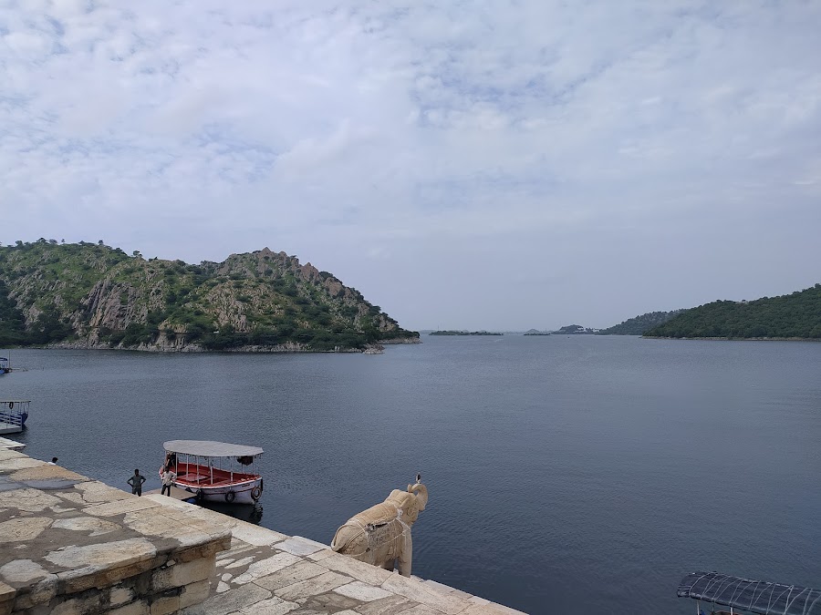 Jaisamand Lake - Photo 2
