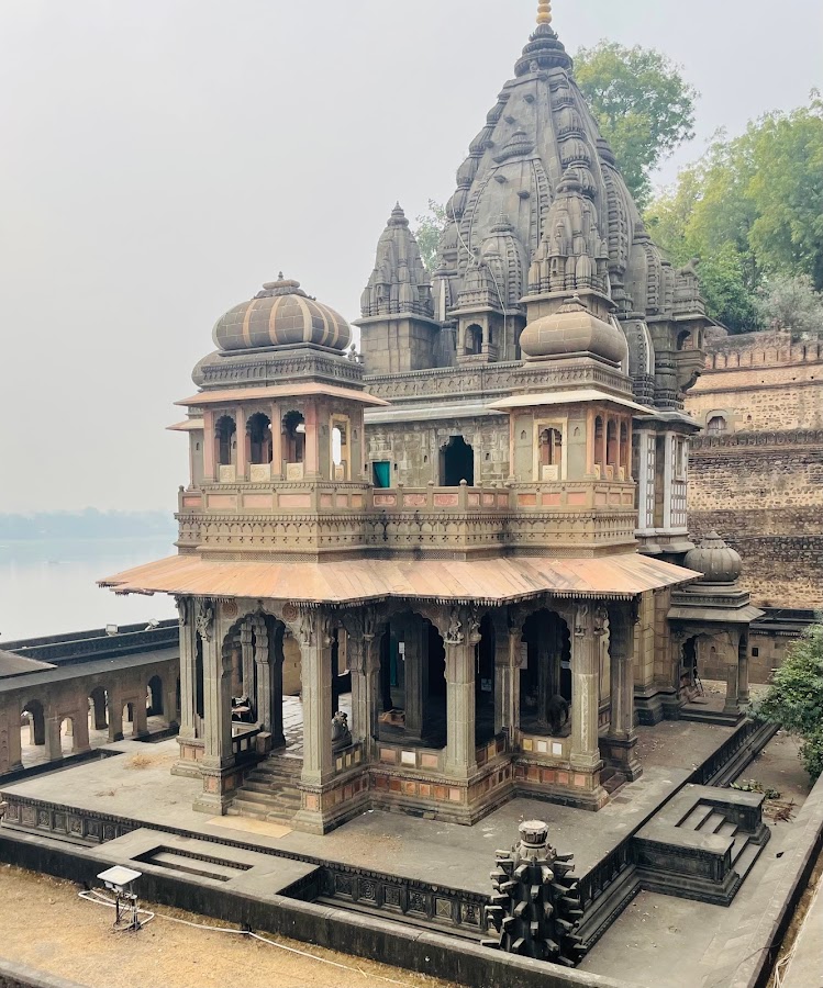 Ahilyeshwar Temple - Photo 3