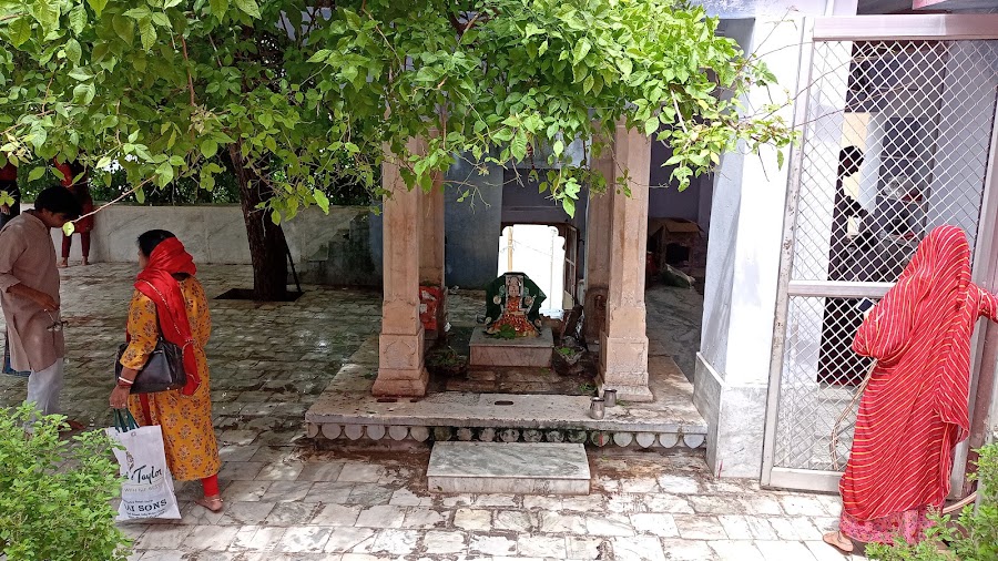 Mahadev Temple - Photo 2