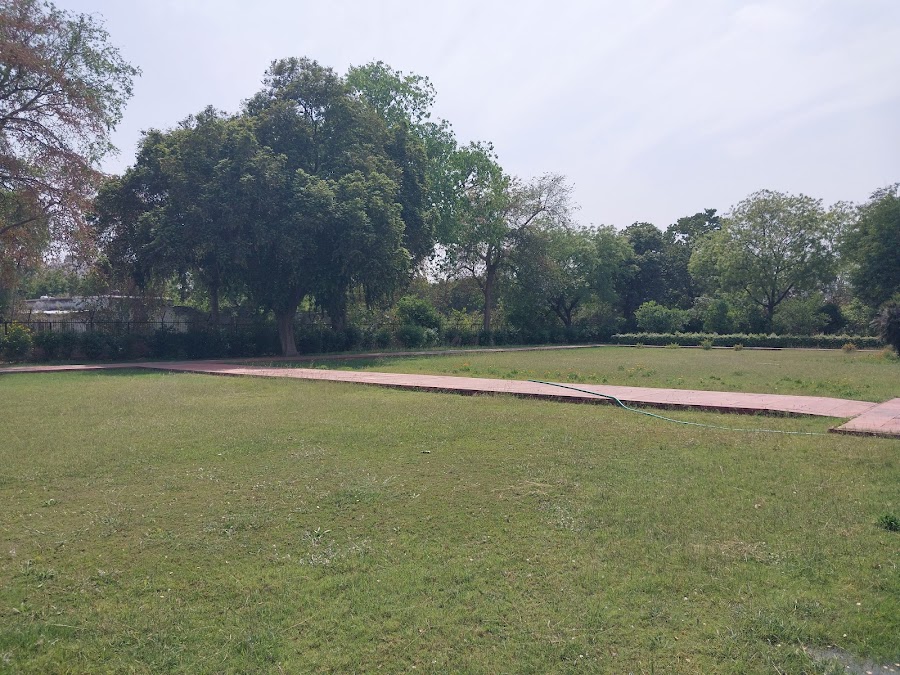 Tomb of Mariam-UZ-Zamani - Photo 4