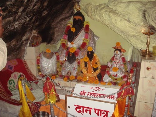 The Cave of Veda Vyasa - Photo 3