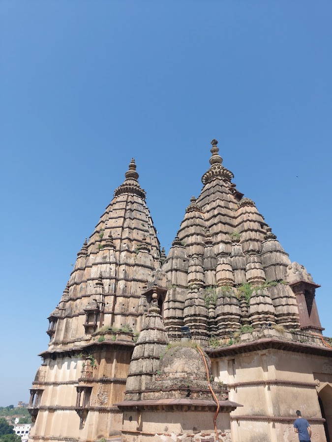 Chhatris (Cenotaphs) on the Betwa River - Photo 2