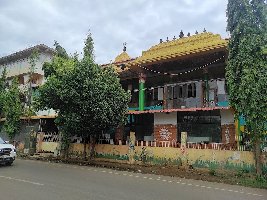 ISKCON Temple - Photo 3