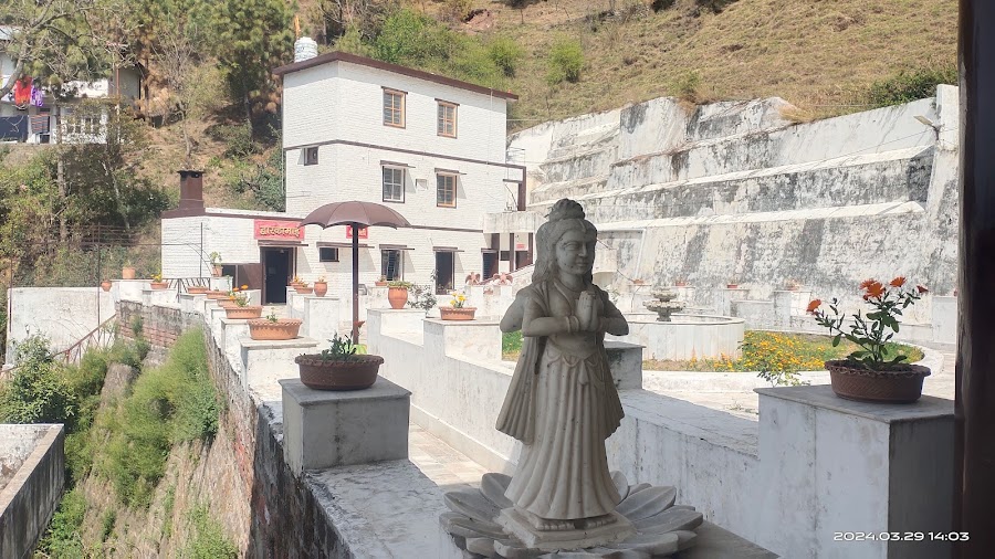 Shirdi Sai Baba Temple - Photo 2
