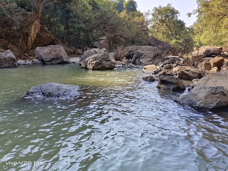 Uski Waterfall - Photo 5