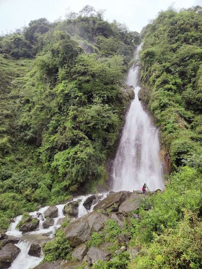 Bangoru Waterfall - Photo 3