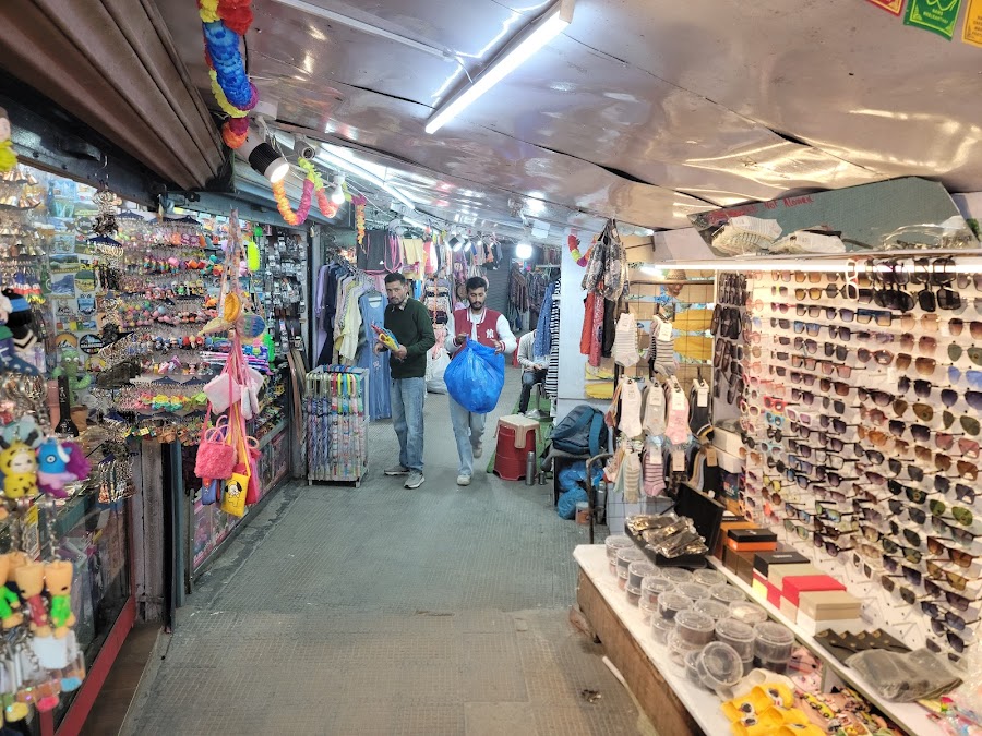 Tibetan Market - Photo 3