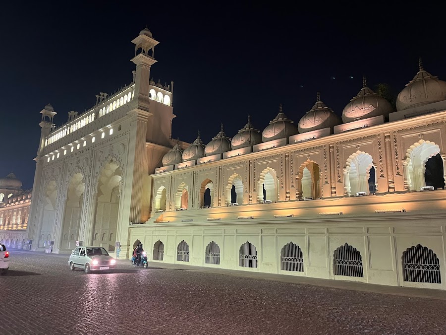 Rumi Darwaza - Photo 3