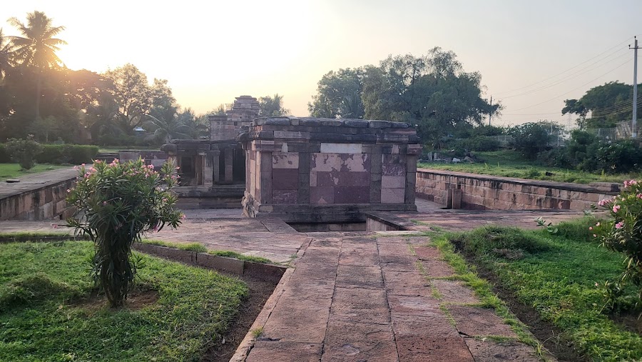 Veniyavara Gudi - Photo 2