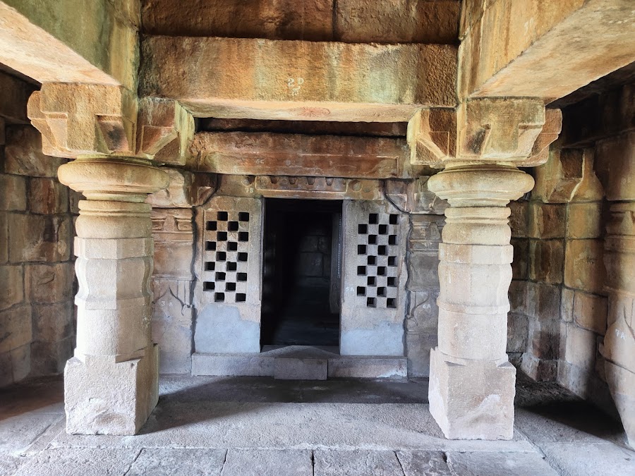 Veniyavara Gudi - Photo 4