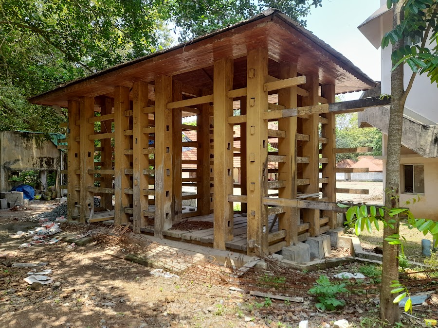 Punnathurkotta Elephant Sanctuary - Photo 3