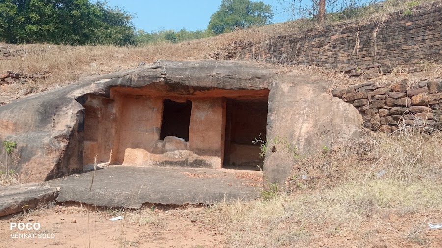 Guntupalli Caves - Photo 3