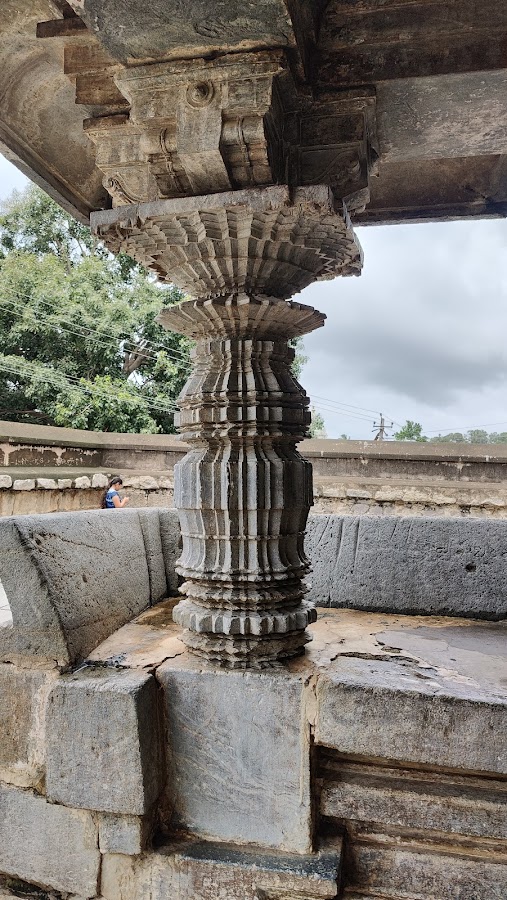Ancient Hoysala Shri Akkana Basadi - Photo 4