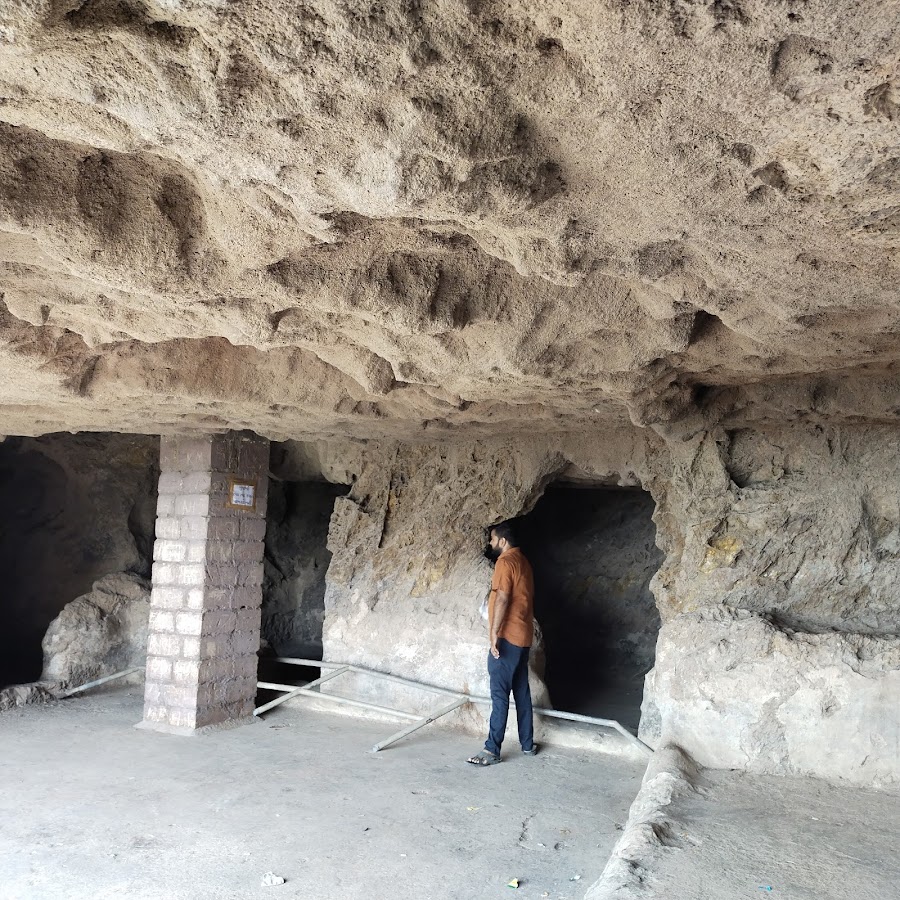 Talaja Caves temple - Photo 3