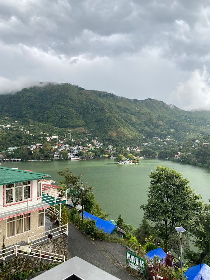 Bhimtal Lake - Photo 8