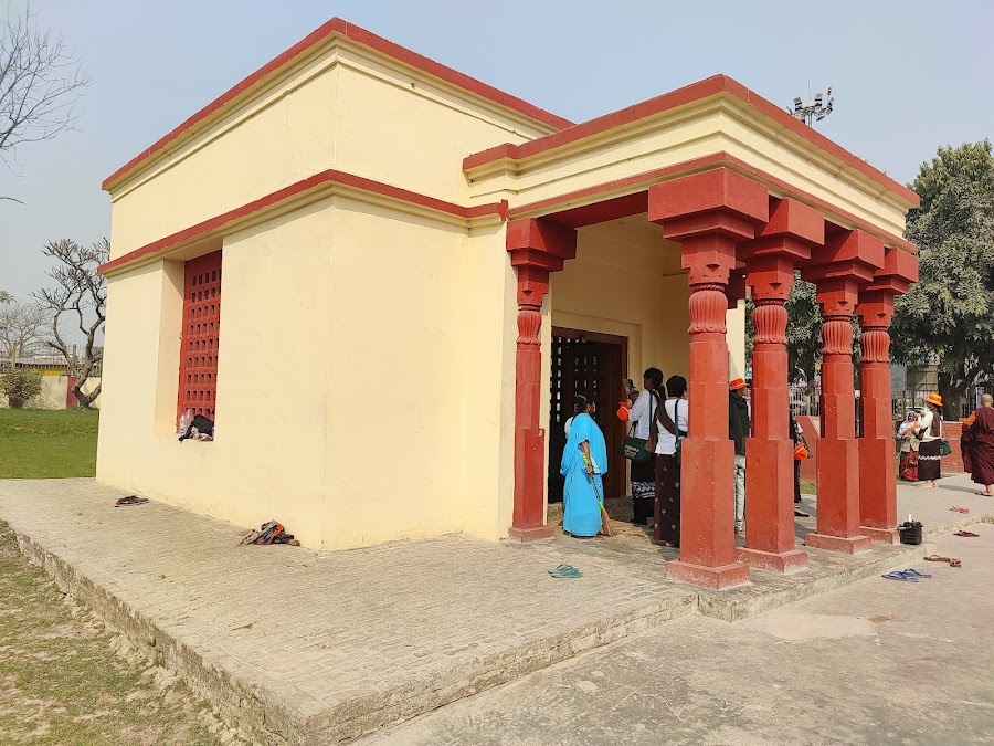 Matha Kuar Shrine - Photo 4
