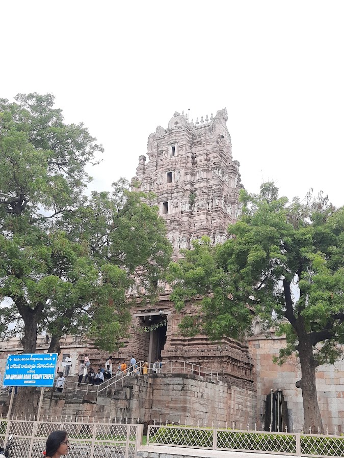 Vontimitta Kodandarama Temple - Photo 2