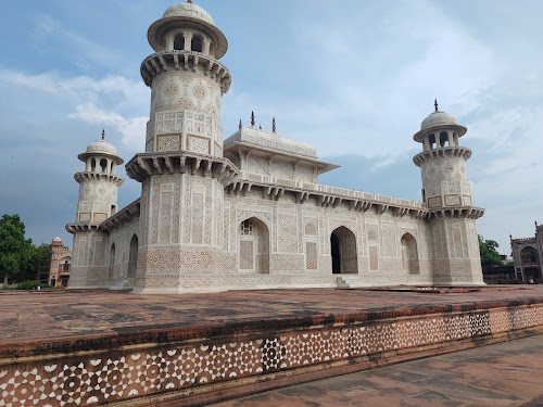 Itmad-ud-Daula - Photo 2