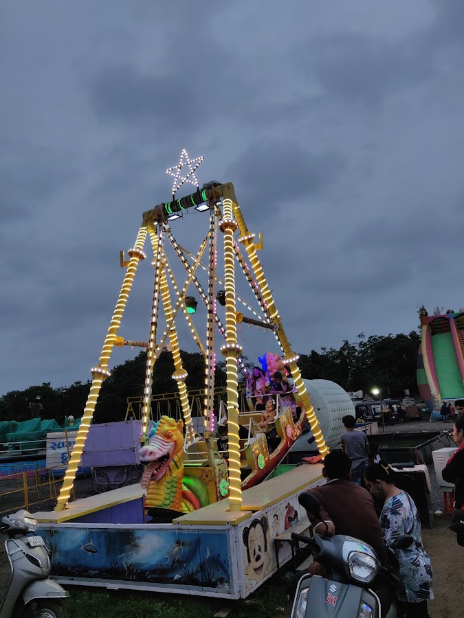 Race Course - Photo 4