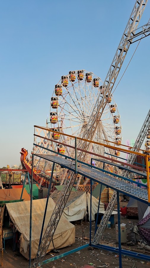 Race Course - Photo 3