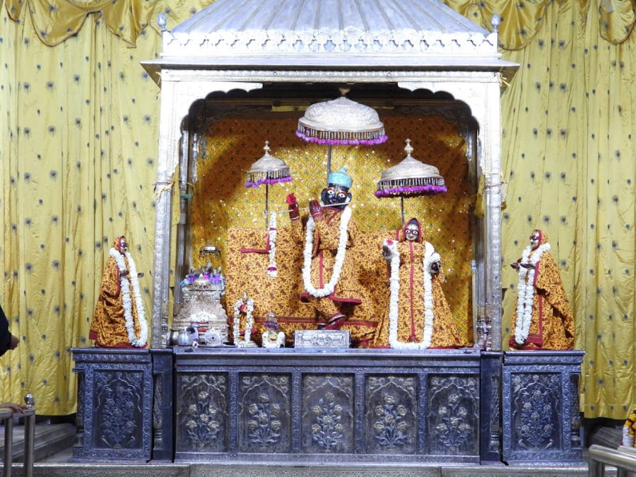 Govind Dev Ji Temple - Photo 8
