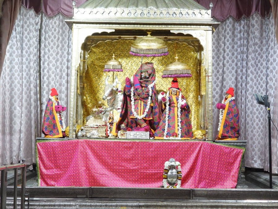 Govind Dev Ji Temple - Photo 6