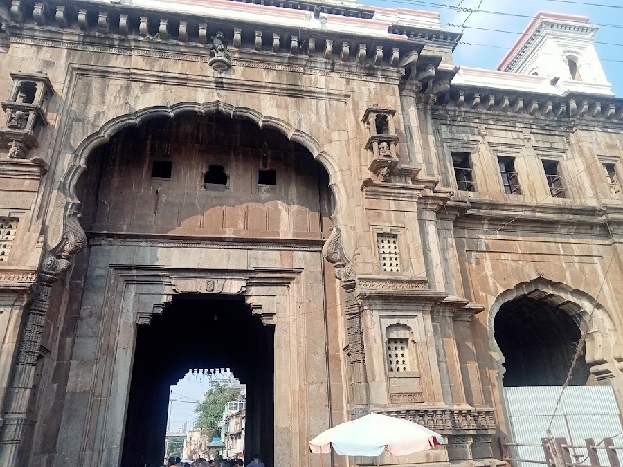 Mahalakshmi Temple - Photo 3