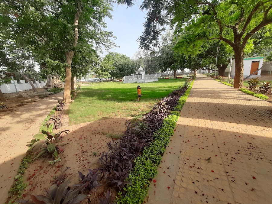 Sri Krishna Vatika - Photo 3