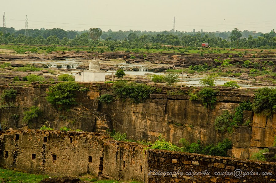 Keonti Waterfall - Photo 4