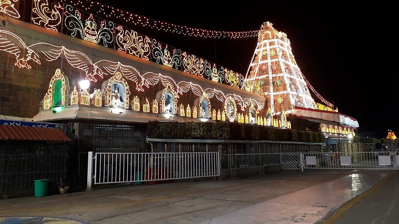Tirupati Balaji (Tirumala Venkateswara Temple) - Photo 4