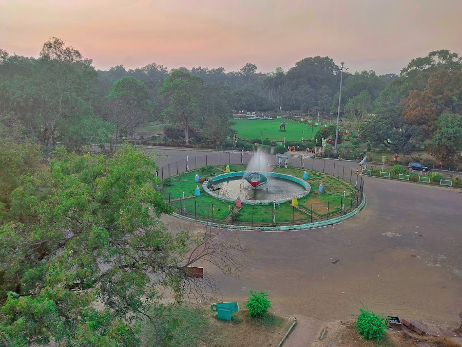Maitri Bagh - Photo 2