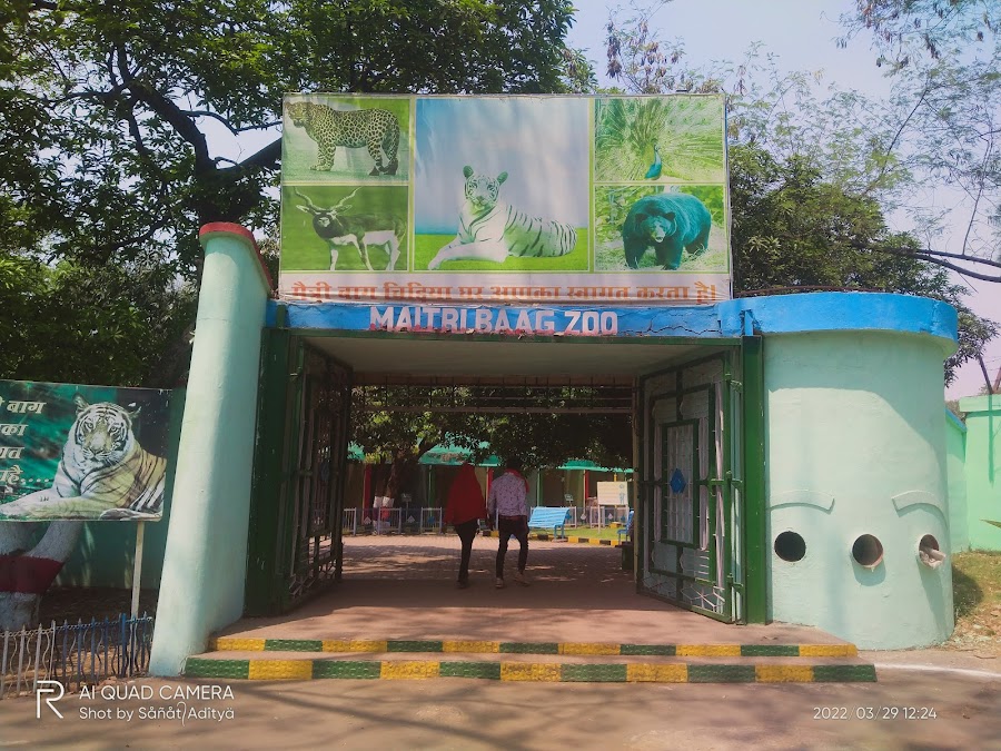 Maitri Bagh - Photo 3