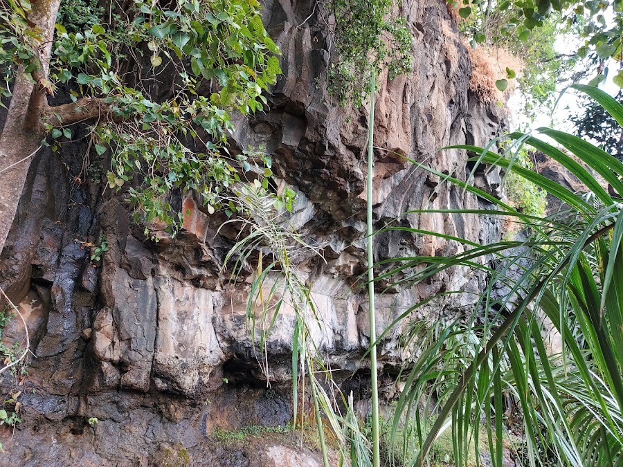 Rajpuri Caves - Photo 4