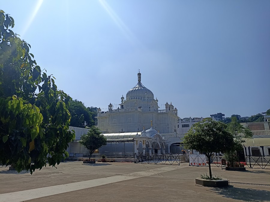 Gurudwara Nanak Jhira Sahib - Photo 2