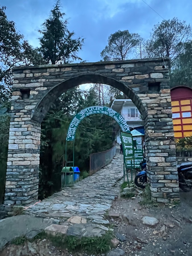Bhalugaad Waterfall - Photo 3