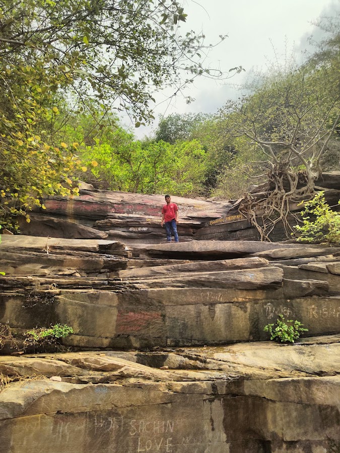 Sita Kund - Photo 4