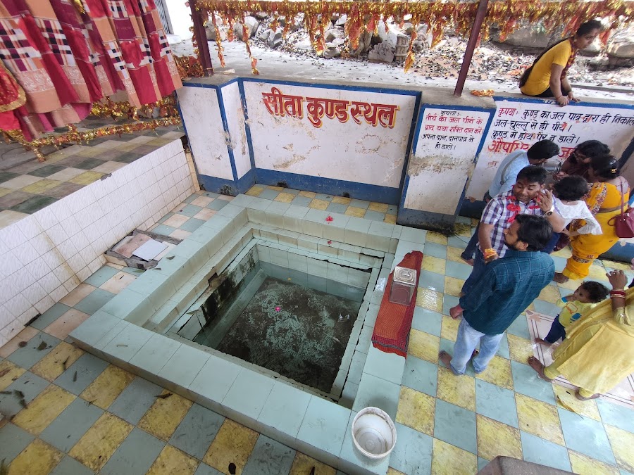 Sita Kund - Photo 3