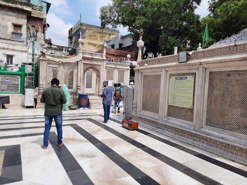Hazrat Nizamuddin Dargah - Photo 4