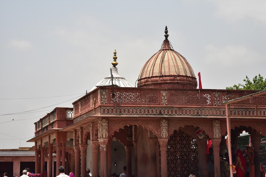 Kaila Devi Temple - Photo 3