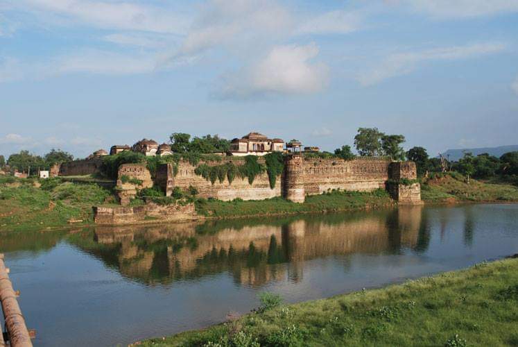 Madhavgarh Fort - Photo 3